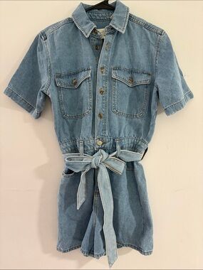 Universal Thread Light Wash Denim Romper with Tie Waist size 2 NWT